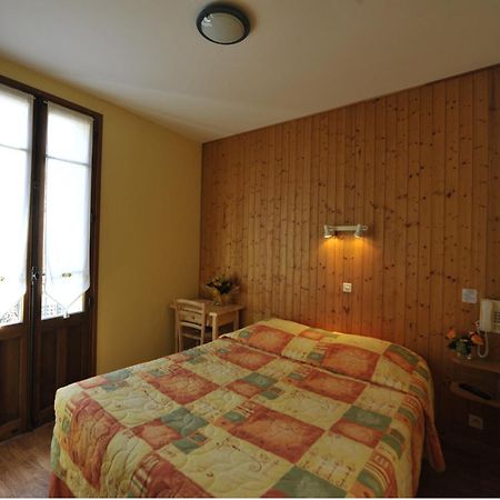 אקס-לה-באינס Hotel De La Grotte מראה חיצוני תמונה