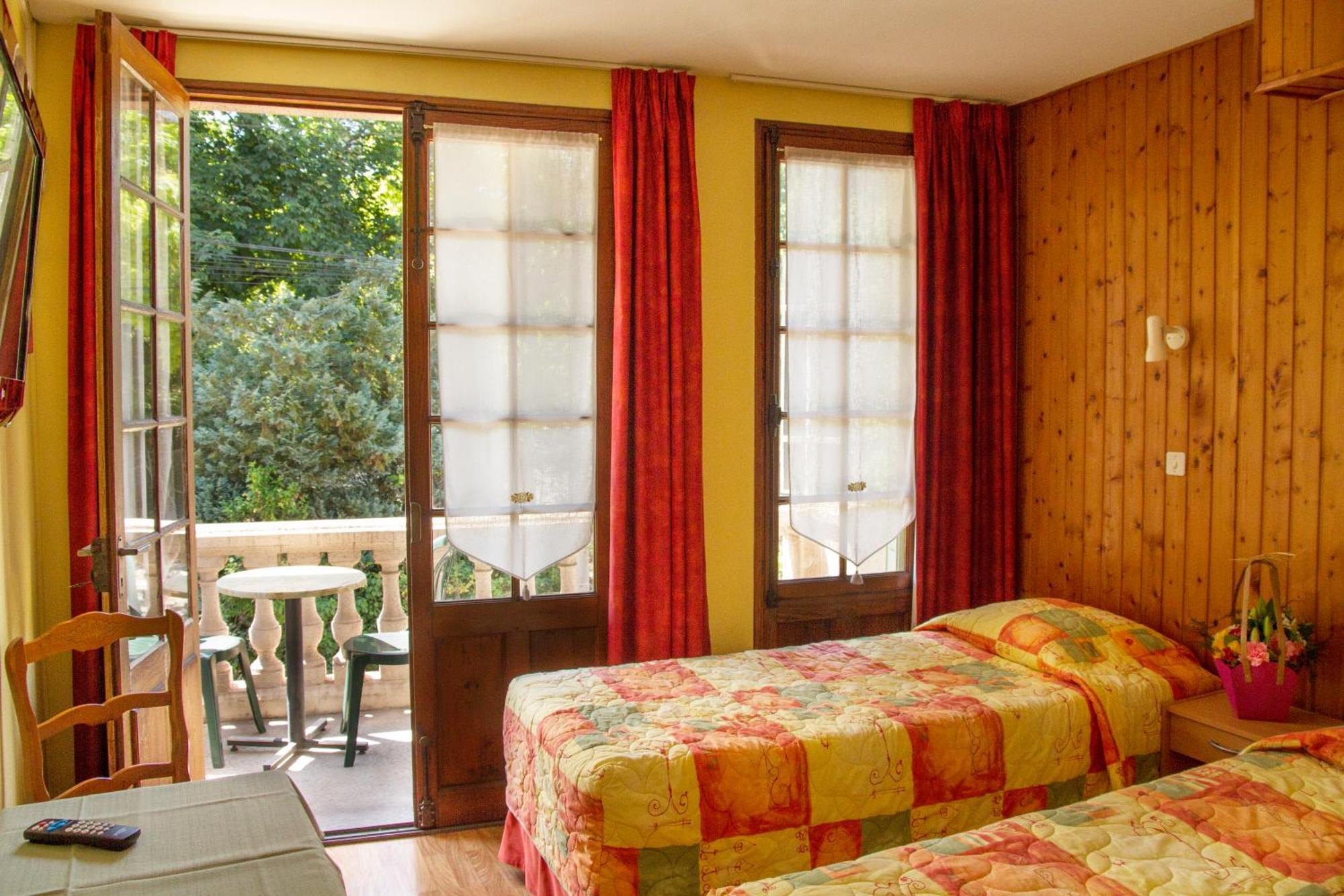 אקס-לה-באינס Hotel De La Grotte מראה חיצוני תמונה
