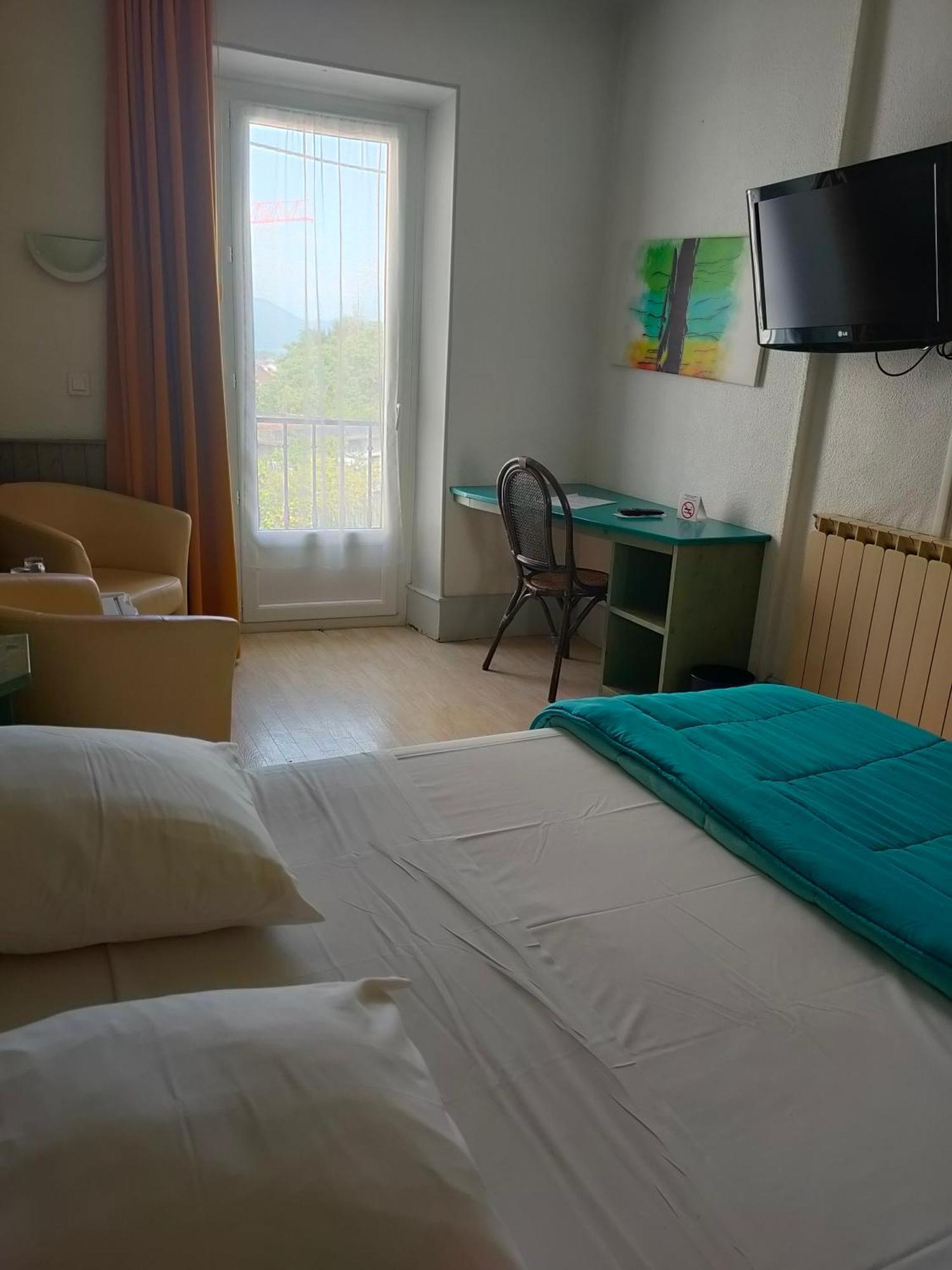 אקס-לה-באינס Hotel De La Grotte מראה חיצוני תמונה