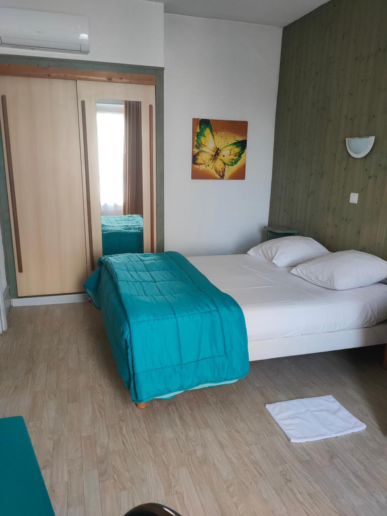 אקס-לה-באינס Hotel De La Grotte מראה חיצוני תמונה