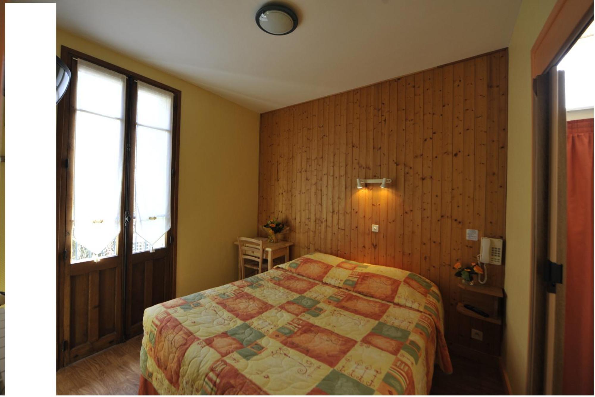 אקס-לה-באינס Hotel De La Grotte מראה חיצוני תמונה