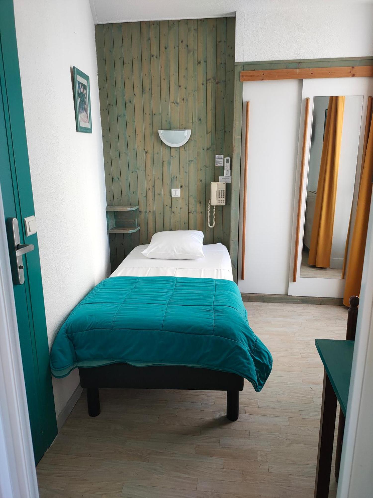 אקס-לה-באינס Hotel De La Grotte מראה חיצוני תמונה