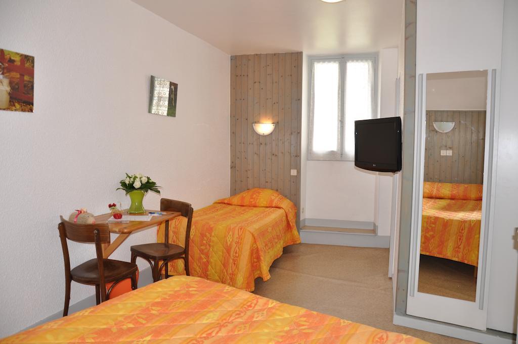 אקס-לה-באינס Hotel De La Grotte חדר תמונה