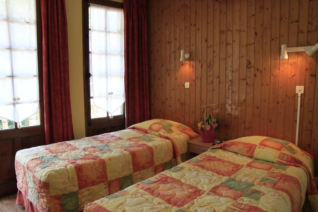 אקס-לה-באינס Hotel De La Grotte מראה חיצוני תמונה