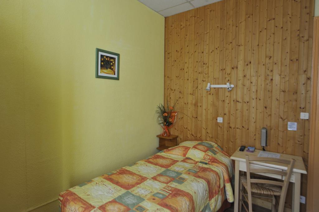 אקס-לה-באינס Hotel De La Grotte מראה חיצוני תמונה