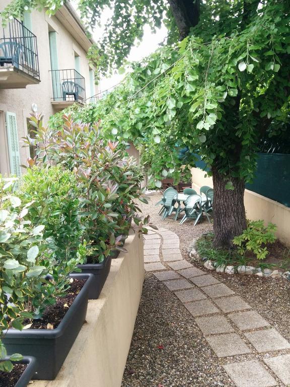 אקס-לה-באינס Hotel De La Grotte מראה חיצוני תמונה