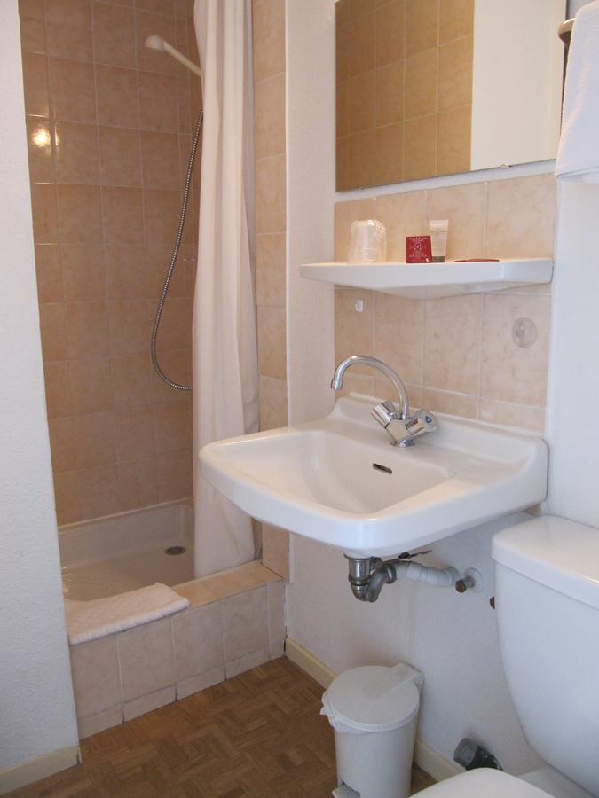 אקס-לה-באינס Hotel De La Grotte מראה חיצוני תמונה